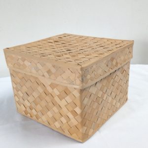Handmade Straw Woven Storage Basket with Lid Makeup , Gift ,Organizer Storage Box