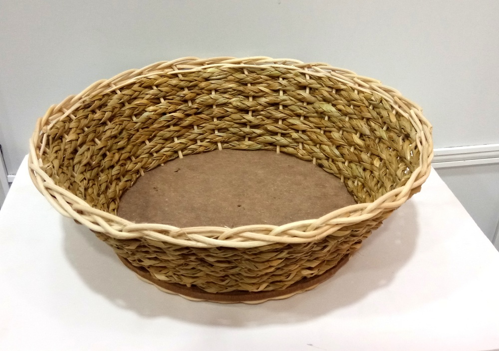 Handmade Reed Storage Round Basket With Wood Base